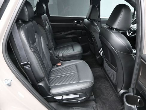 Certified 2024 Kia Sorento SX Prestige image 40