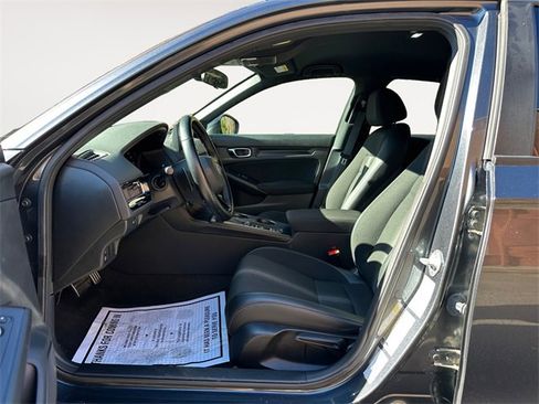 Used 2023 Honda Civic Sport image 9