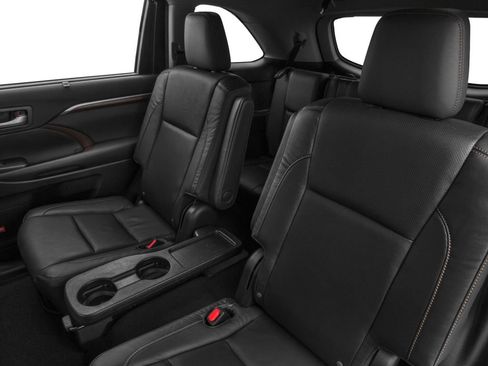 Used 2016 Toyota Highlander Limited FWD image 10