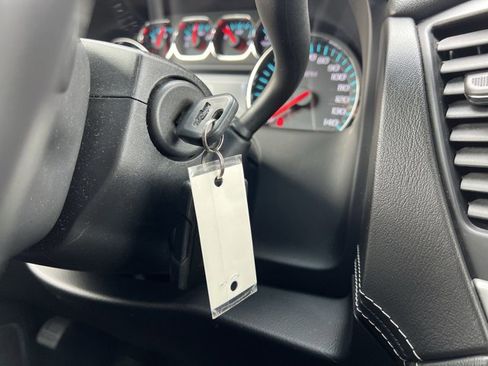 Used 2018 Chevrolet Suburban LT image 17