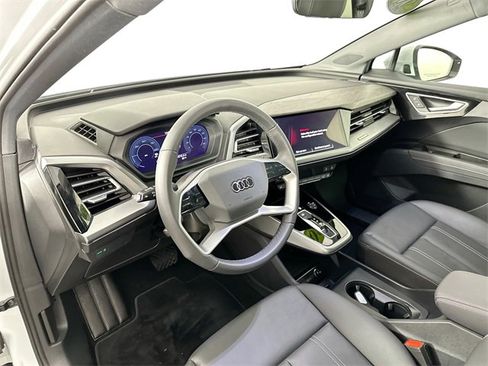 Used 2025 Audi Q4 e-tron Premium w/ Convenience Package image 11