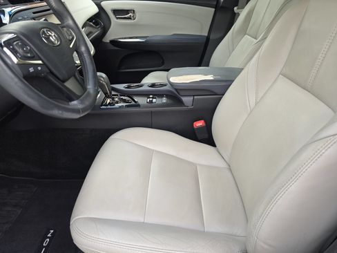 Used 2013 Toyota Avalon XLE Touring w/ Preferred Accessory Package FWD image 12