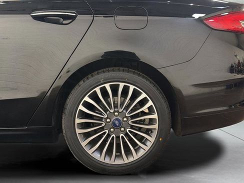 Used 2018 Ford Fusion SE w/ Fusion SE Technology Package image 37