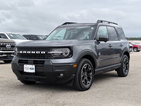 Certified 2025 Ford Bronco Sport Outer Banks w/ Outer Banks Tech Package+ AWD/4WD image 4