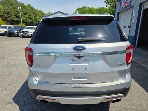 Used 2017 Ford Explorer Platinum AWD/4WD image 6