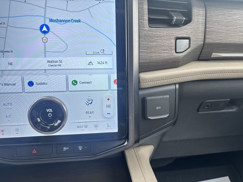 Used 2022 Ford Expedition Max Limited image 34