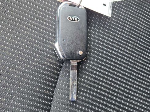 Used 2019 Kia Forte LXS image 29