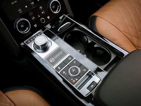 Used 2020 Land Rover Range Rover SV Autobiography Dynamic image 10