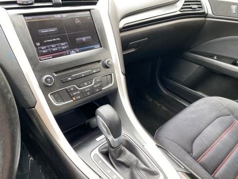 Used 2016 Ford Fusion SE image 16