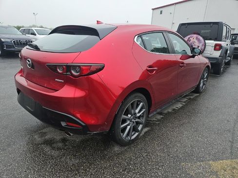 Used 2020 MAZDA MAZDA3 Hatchback w/ Preferred Package FWD image 2
