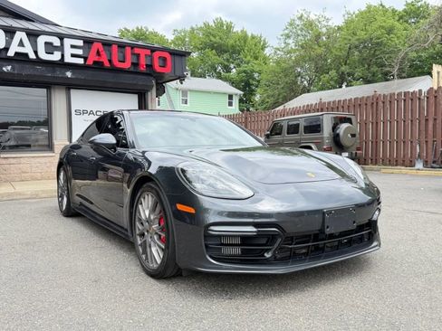 Used 2019 Porsche Panamera GTS AWD/4WD image 4