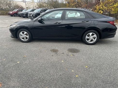 Certified 2023 Hyundai Elantra SE w/ Cargo Package image 6