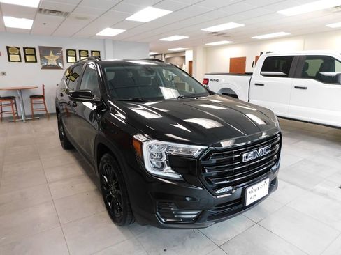 Used 2023 GMC Terrain SLE w/ Driver Convenience Package AWD/4WD image 3