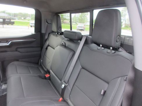 New 2026 GMC Sierra 1500 SLT image 13