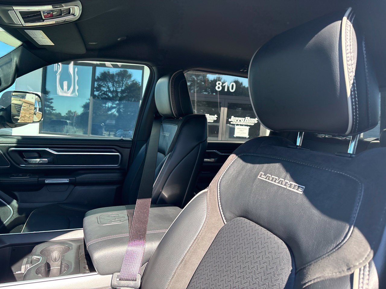 Used 2023 RAM 1500 Laramie AWD/4WD image 3