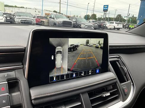 Used 2022 GMC Yukon AT4 w/ Technology Package AWD/4WD image 23