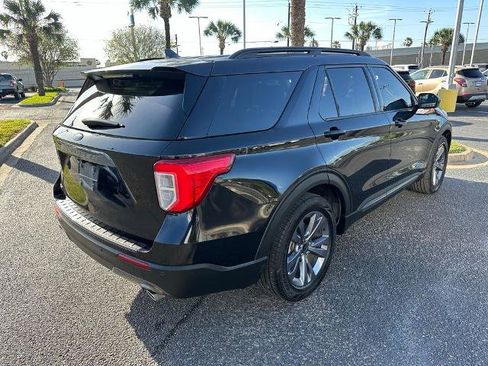 Certified 2022 Ford Explorer XLT w/ Equipment Group 202A image 6