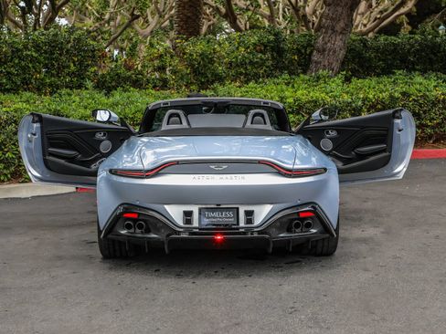Used 2023 Aston Martin V8 Vantage Roadster RWD image 8