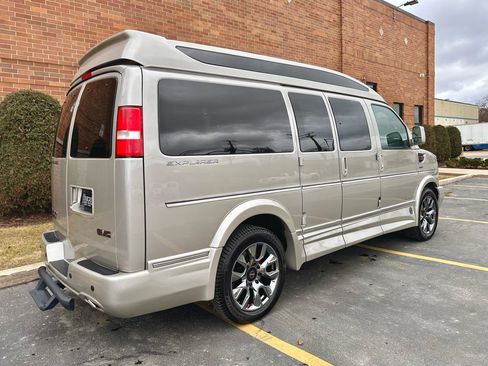 Used 2023 GMC Savana 2500 image 22