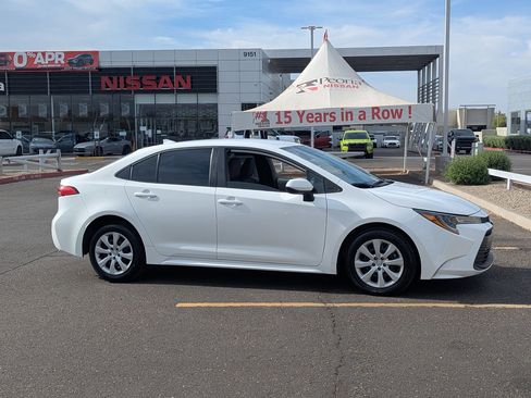 Used 2024 Toyota Corolla LE image 9