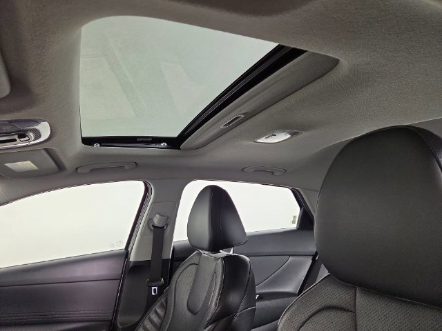 Used 2024 Hyundai Elantra Limited FWD image 32