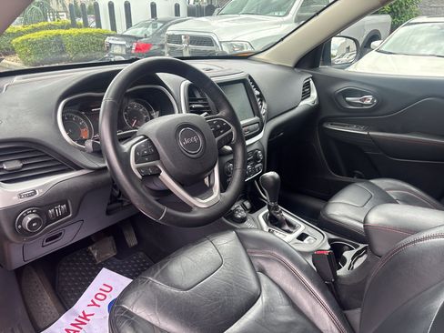 Used 2014 Jeep Cherokee Trailhawk w/ Leather Interior Group AWD/4WD image 30