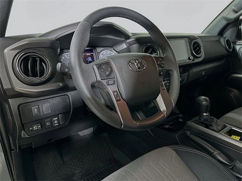 Used 2023 Toyota Tacoma TRD Sport image 9