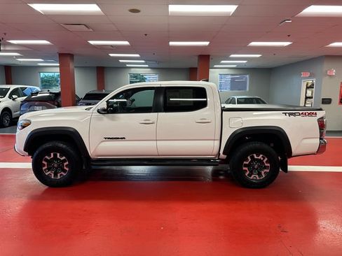 Certified 2023 Toyota Tacoma TRD Off-Road AWD/4WD image 6