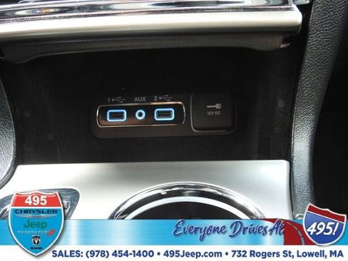 Used 2022 Jeep Grand Cherokee Laredo E AWD/4WD image 26