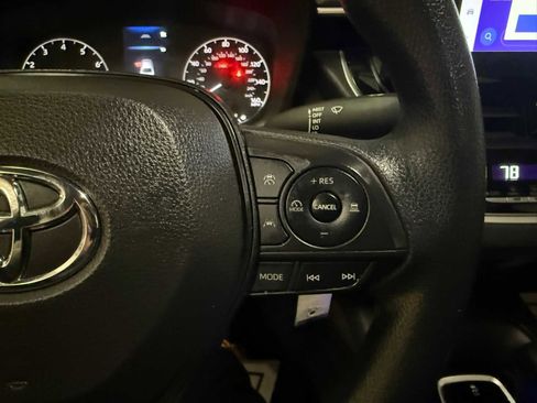 Used 2023 Toyota Corolla LE image 29