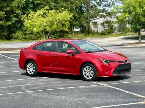 Used 2020 Toyota Corolla LE FWD image 10