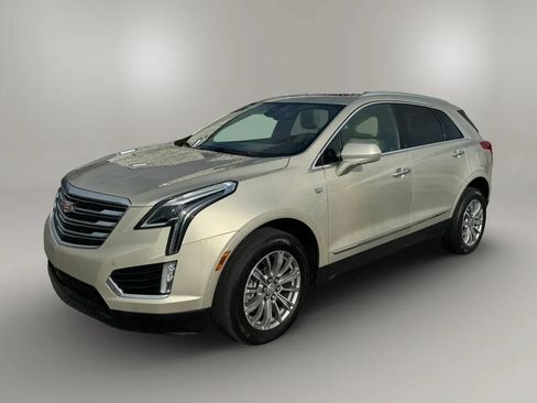 Used 2017 Cadillac XT5 Luxury w/ Driver Awareness Package FWD image 6