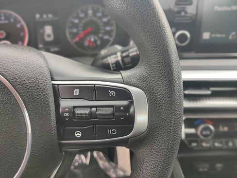 Used 2021 Kia K5 LX FWD image 12
