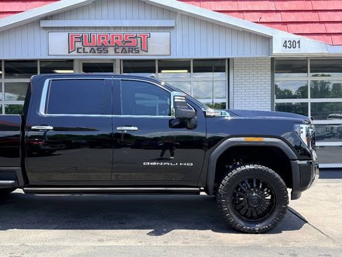 Used 2025 GMC Sierra 3500 Denali w/ Denali Reserve Package AWD/4WD image 12