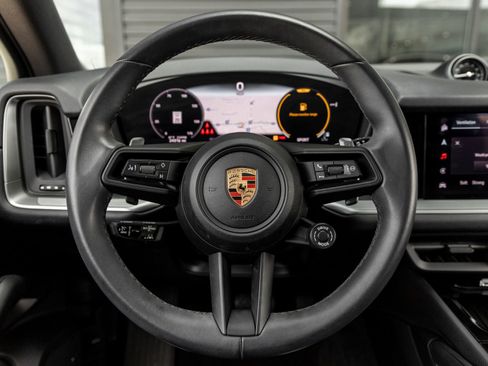 Certified 2024 Porsche Cayenne AWD/4WD image 29