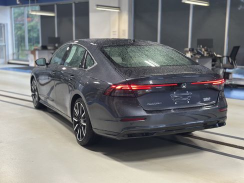 Used 2023 Honda Accord Touring image 8