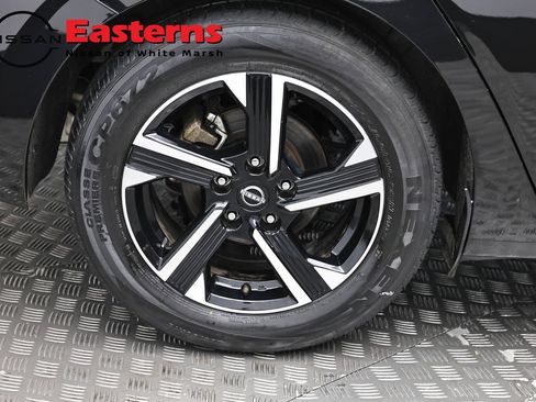 Used 2024 Nissan Sentra SV FWD image 29