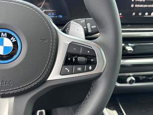 New 2026 BMW X5 xDrive50e w/ Executive Package image 30