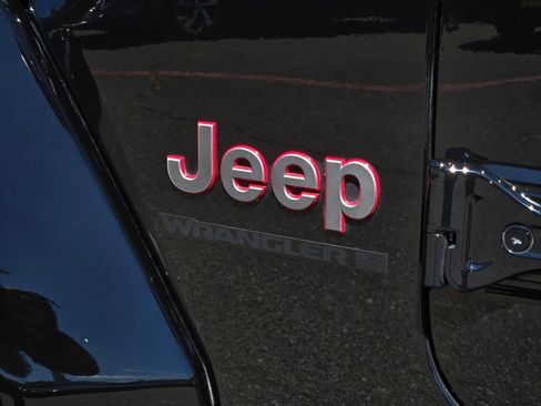 Used 2026 Jeep Wrangler Unlimited Rubicon w/ Safety Group AWD/4WD image 12