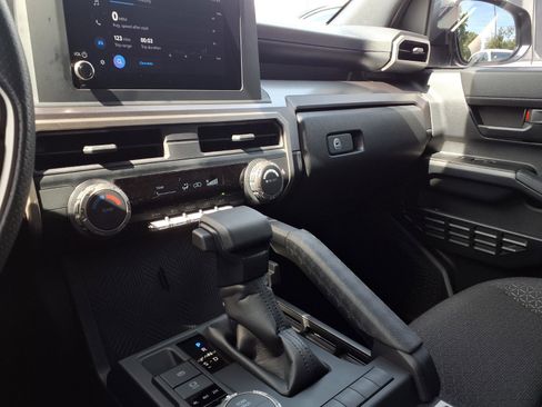 Certified 2025 Toyota 4Runner SR5 AWD/4WD image 13