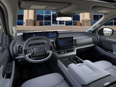New 2025 Ford Expedition Platinum w/ Driver's Package image 9