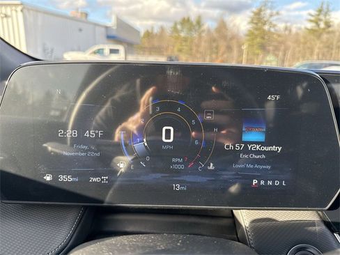 New 2025 Chevrolet Equinox LT w/ Safety and Technology Package image 11