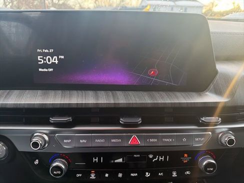 Certified 2024 Kia Telluride EX w/ EX Captain's Chair Package image 30