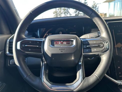 Used 2024 GMC Acadia Elevation image 24