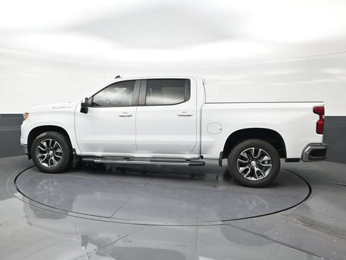 Used 2022 Chevrolet Silverado 1500 LT RWD image 2