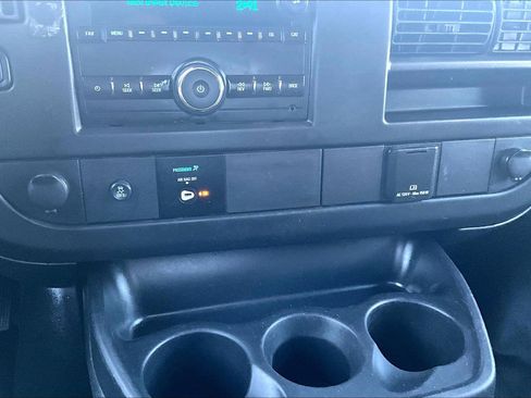 Used 2017 Chevrolet Express 3500 image 27