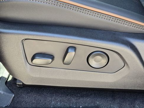 New 2026 GMC Canyon AT4 AWD/4WD image 12
