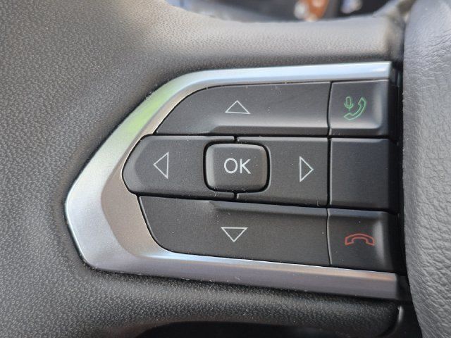 Used 2025 Jeep Compass Limited AWD/4WD image 11