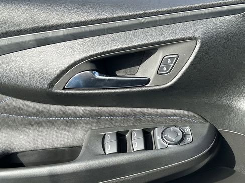 Used 2025 Buick Envista Sport Touring w/ Convenience I Package FWD image 23