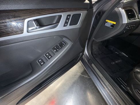 Used 2015 Hyundai Genesis 3.8 w/ Option Group 03 image 20